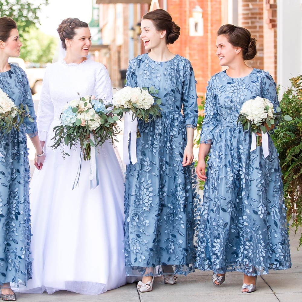 Dainty Jewells blushing blooms dress in bay blue. Perfect condition. Size Xsmall